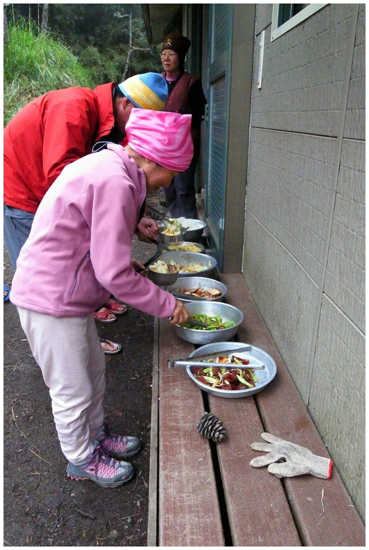 2010-7-16 下午 05-08-32-雲稜山莊豐盛晚飯.JPG